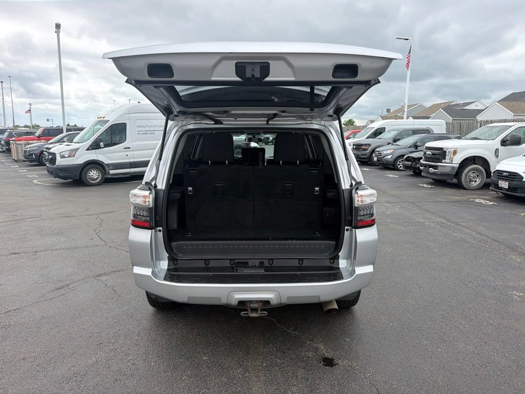 Used 2018 Toyota 4Runner SR5 AWD/4WD image 44