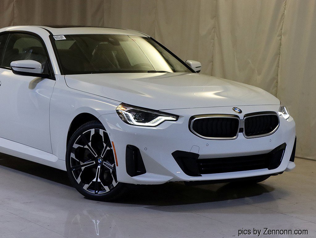 Used 2025 BMW 230i xDrive Coupe w/ Premium Package image 3