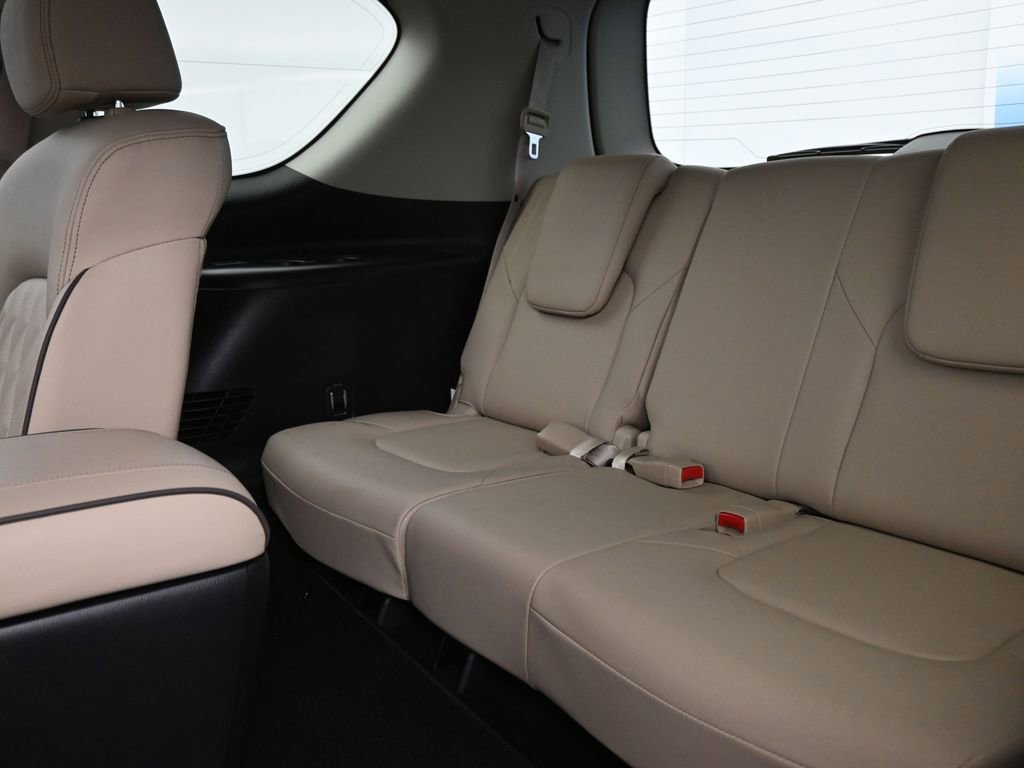 Used 2024 Nissan Armada Platinum w/ Captain's Chairs Package image 11