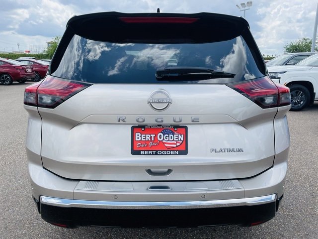 Used 2024 Nissan Rogue Platinum w/ Platinum Premium Package image 6
