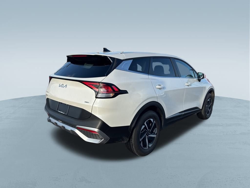 Used 2023 Kia Sportage LX image 8