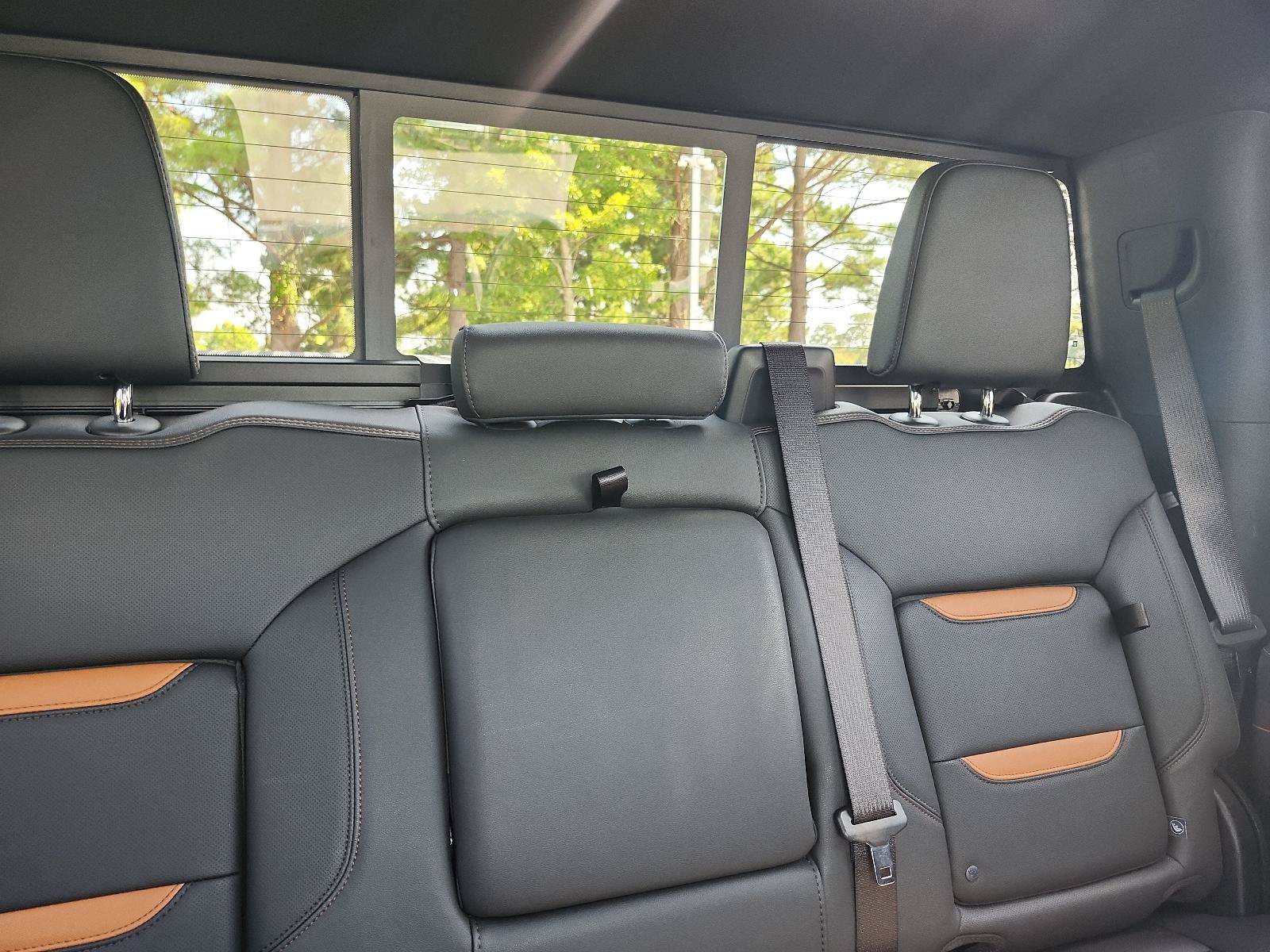 Used 2025 GMC Sierra 2500 AT4 w/ AT4 Premium Plus Package AWD/4WD image 14