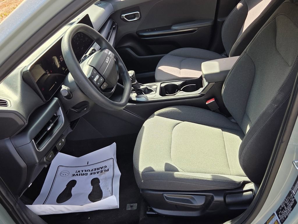 Used 2025 Kia K4 LXS image 5