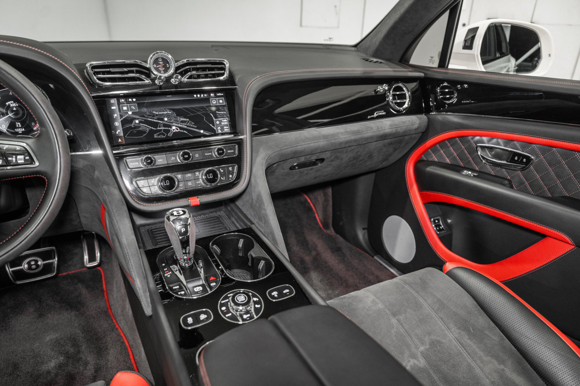 Used 2021 Bentley Bentayga Speed AWD/4WD image 19