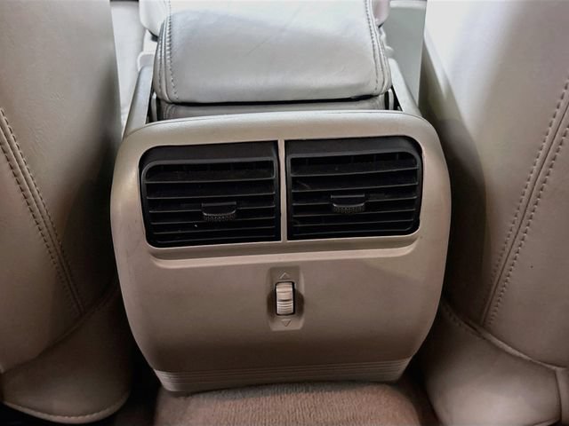 Used 2007 Lincoln Town Car Signature RWD image 22