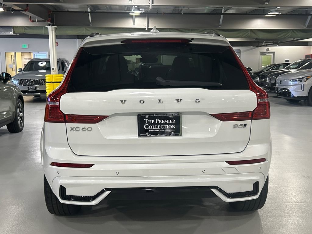 Used 2023 Volvo XC60 B5 Ultimate w/ Climate Package AWD/4WD image 3