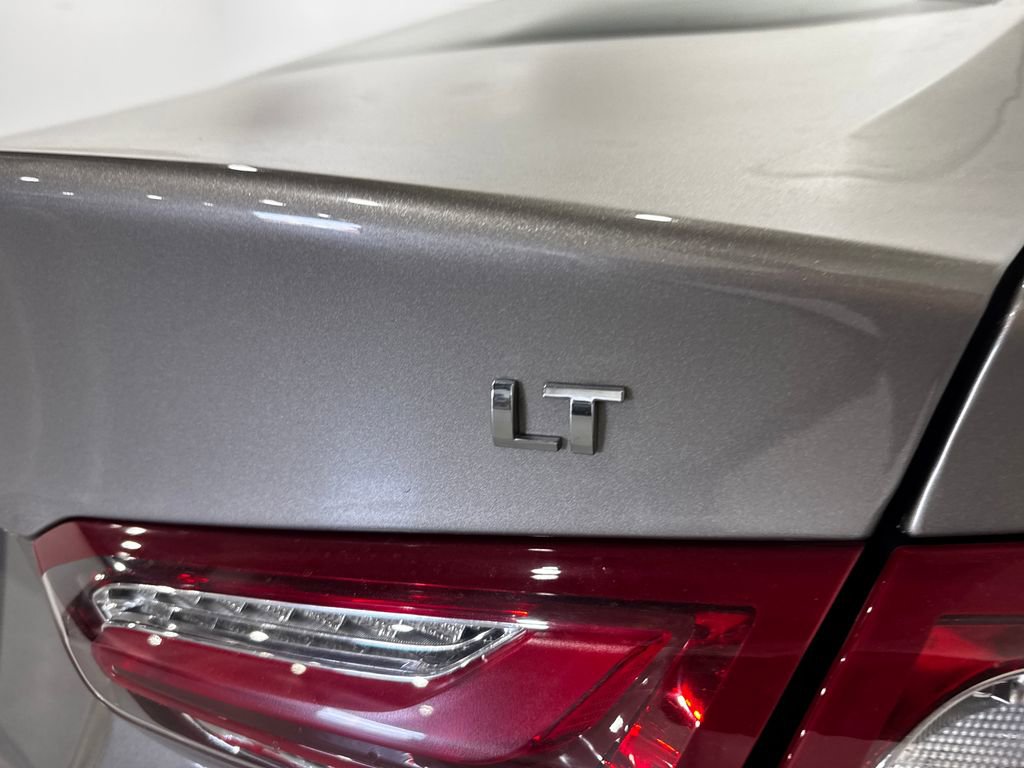 Used 2022 Chevrolet Malibu LT image 27