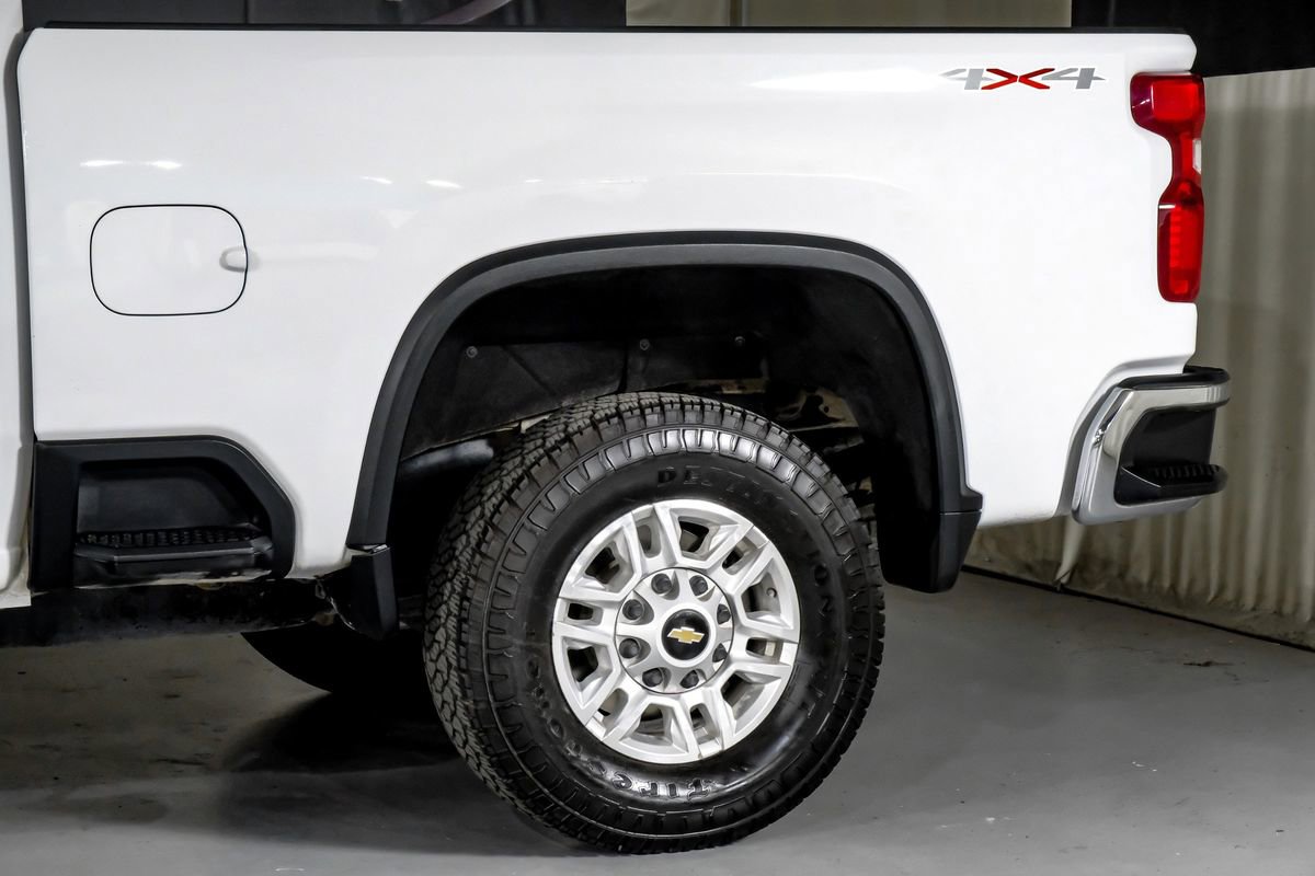 Used 2021 Chevrolet Silverado 2500 LT w/ Convenience Package image 13