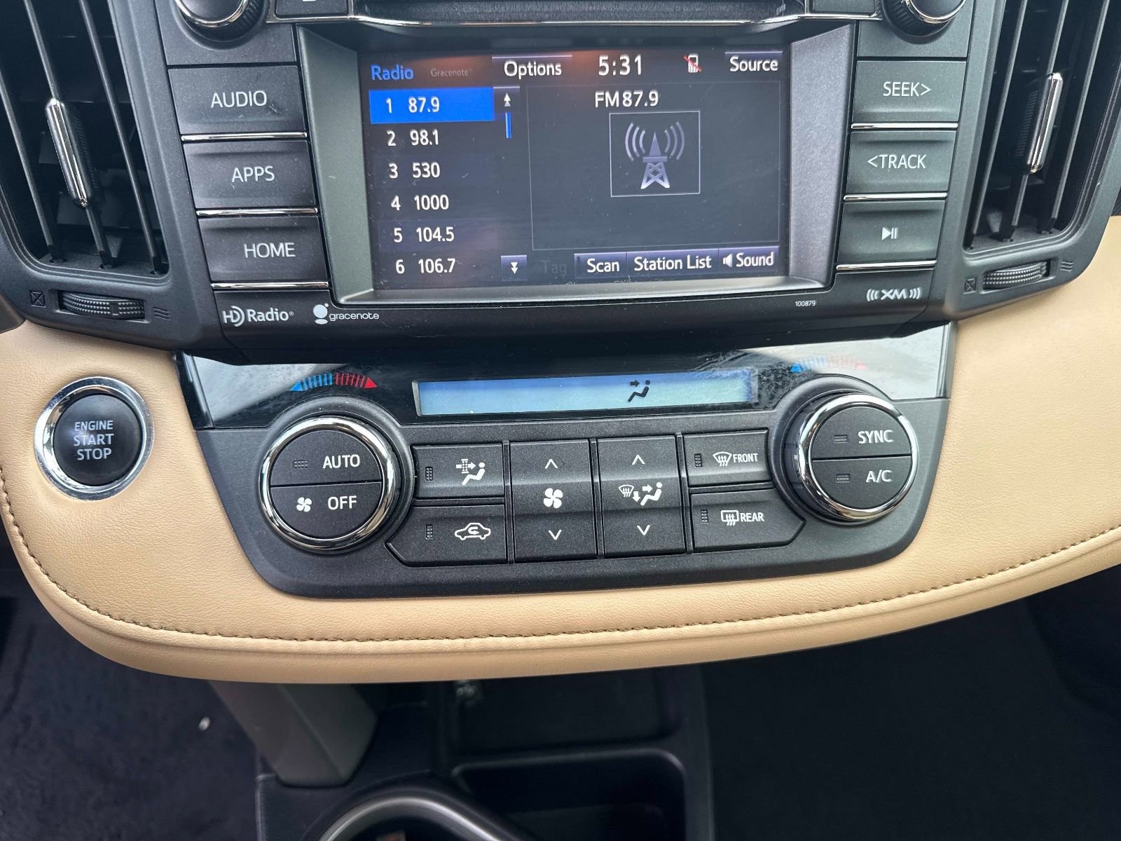 Used 2018 Toyota RAV4 XLE FWD image 23