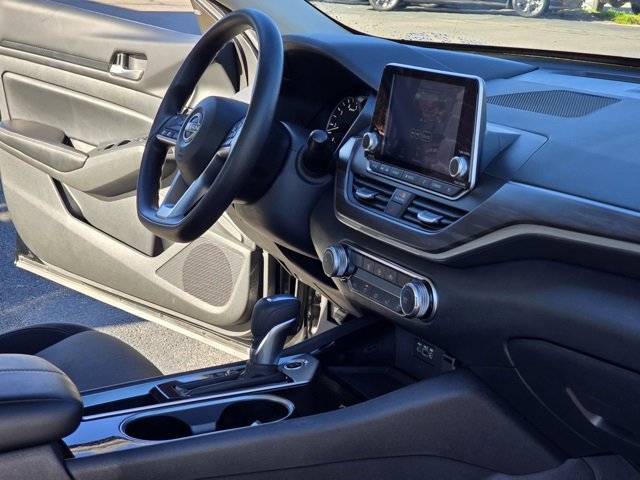 Used 2024 Nissan Altima 2.5 SV image 29