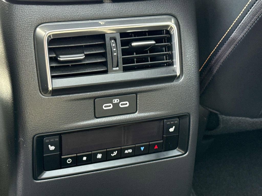 Certified 2025 MAZDA CX-70 3.3 Turbo S w/ Premium Package image 15