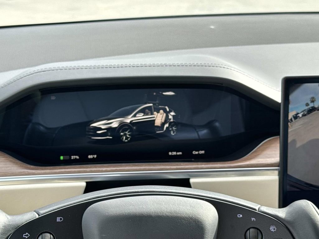 Used 2022 Tesla Model X image 17