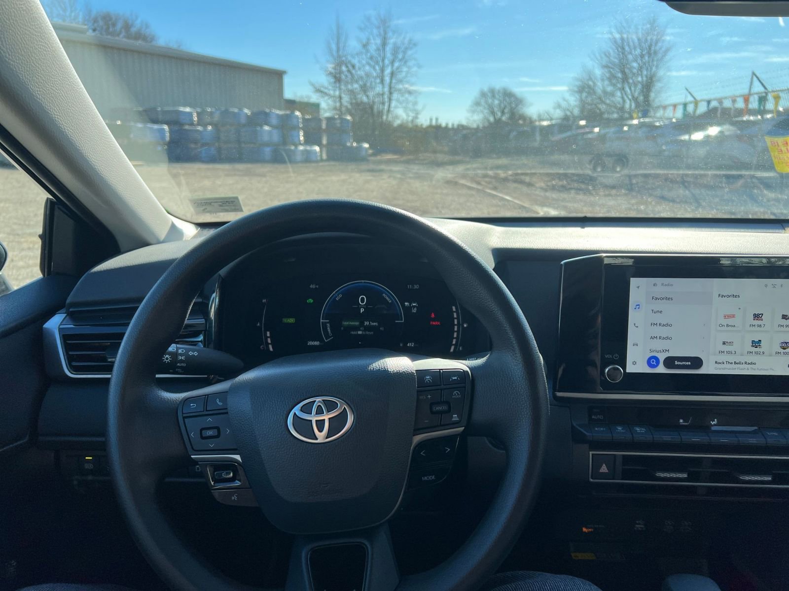 Used 2025 Toyota Camry LE image 33