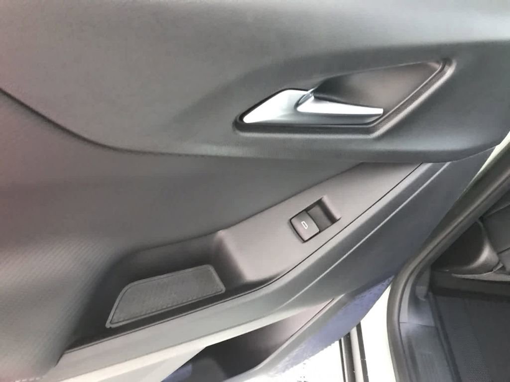 New 2026 Chevrolet Equinox LT w/ Convenience Package II image 12