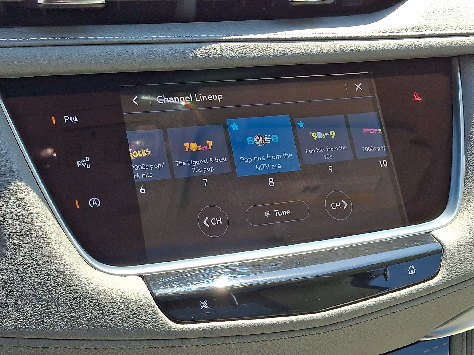 Used 2024 Cadillac XT5 Premium Luxury w/ Technology Package AWD/4WD image 18