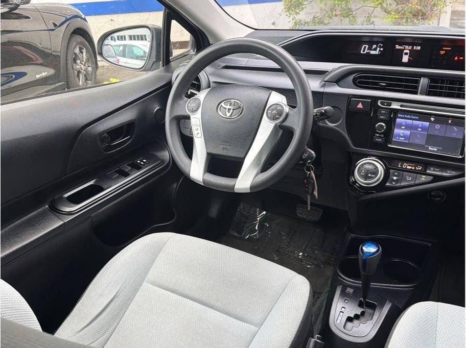Used 2016 Toyota Prius C One FWD image 7