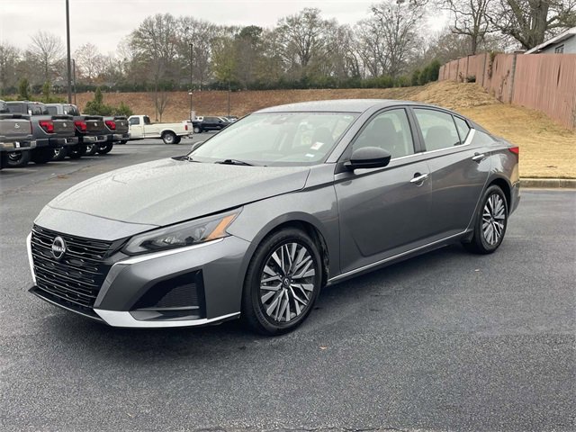 Used 2024 Nissan Altima 2.5 SV video 3