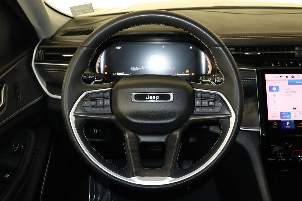 Used 2023 Jeep Grand Cherokee Limited RWD image 7