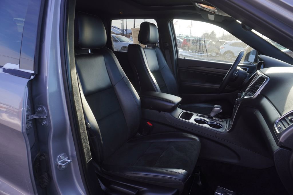 Used 2017 Jeep Grand Cherokee Altitude image 27