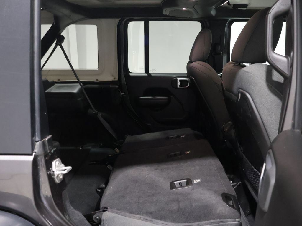 Used 2025 Jeep Wrangler Unlimited Rubicon image 17