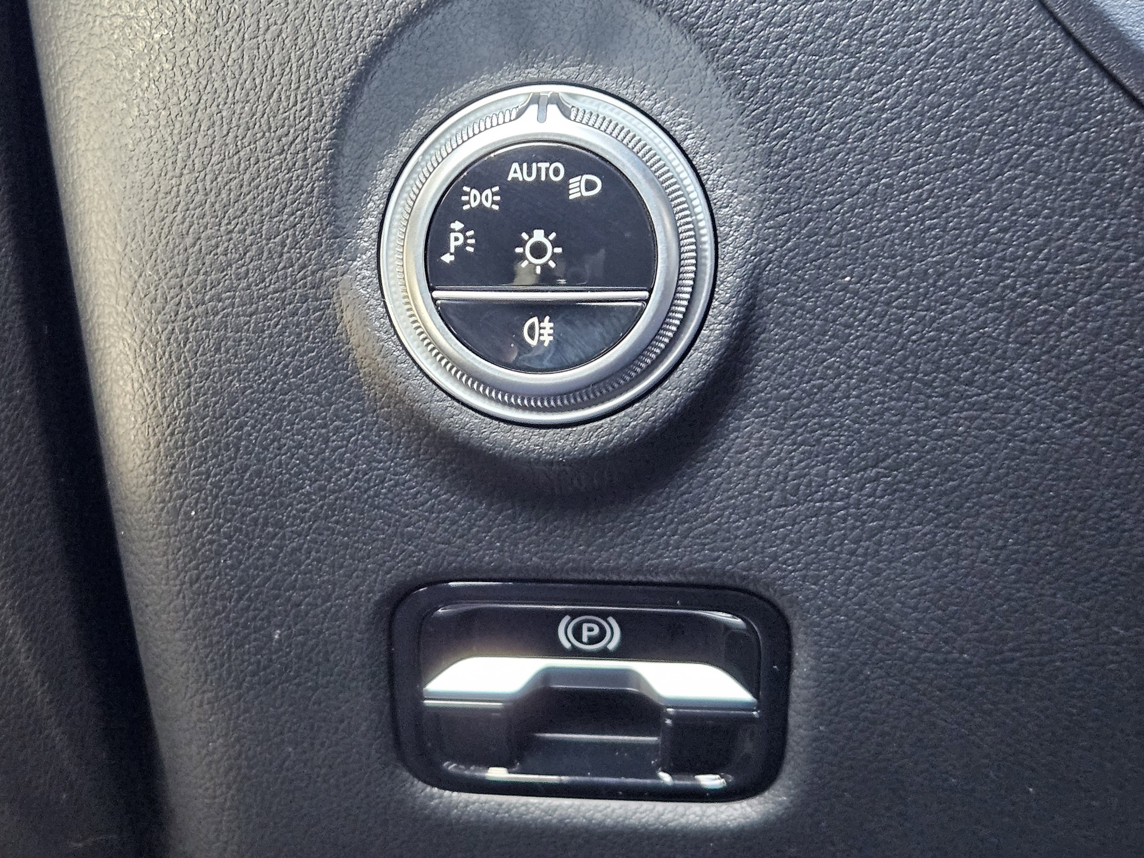 Certified 2025 Mercedes-Benz C 300 Sedan image 23