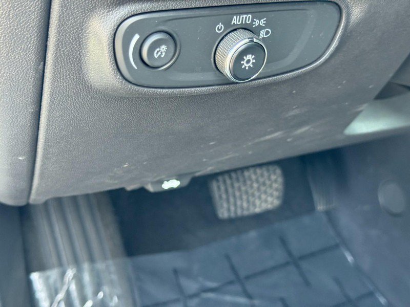 Used 2024 Chevrolet Equinox LS w/ LS Convenience Package FWD image 19