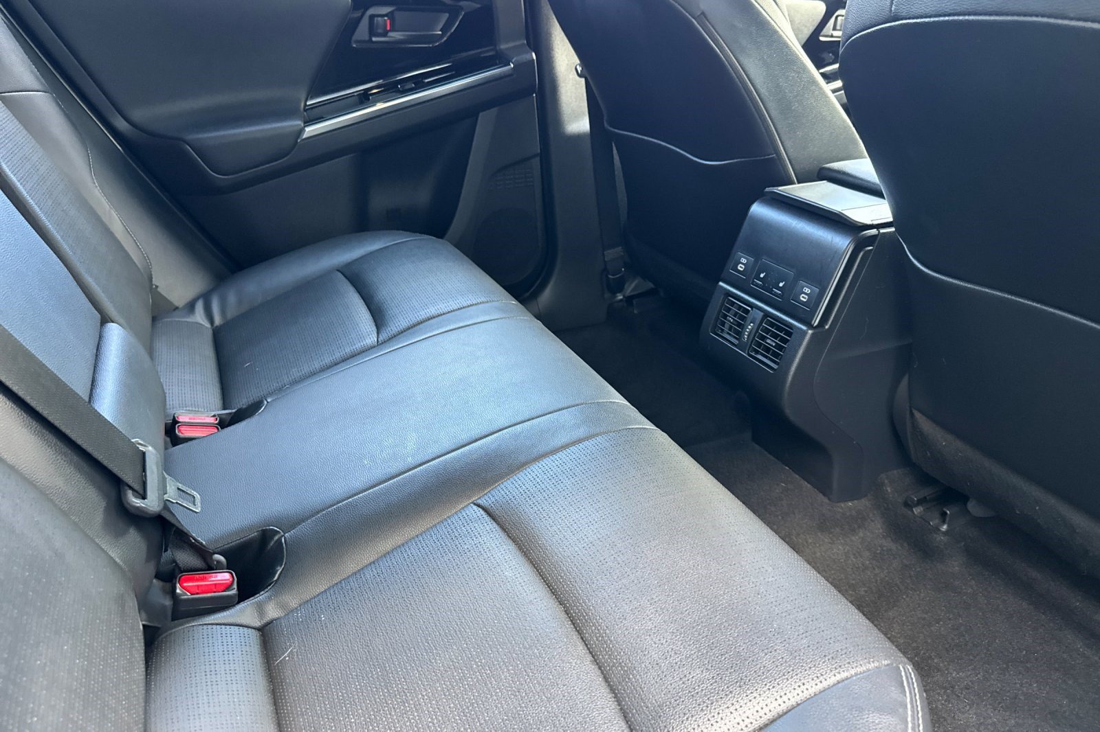 Used 2023 Subaru Solterra AWD image 34