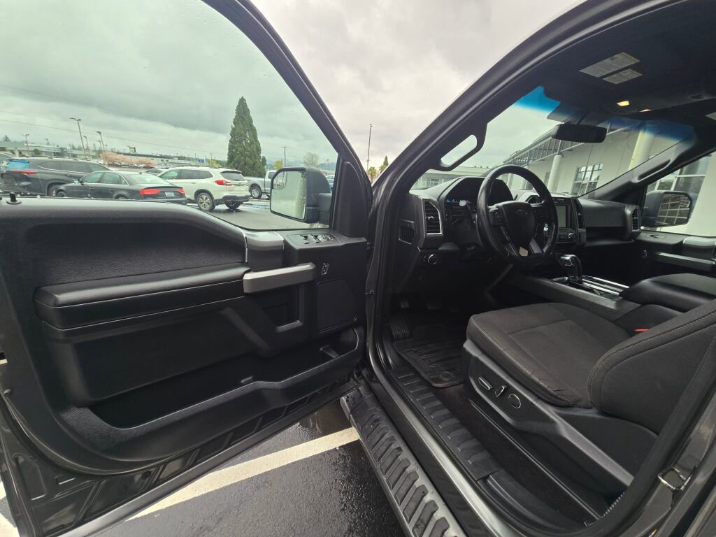 Used 2017 Ford F150 XLT w/ Equipment Group 302A Luxury image 16