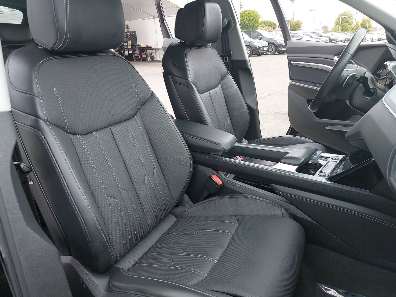 Used 2024 Audi Q8 e-tron Prestige w/ Prestige Package AWD/4WD image 10