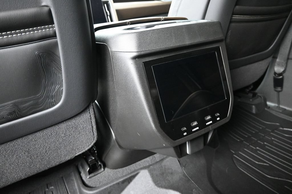 Used 2026 GMC Yukon Denali Ultimate w/ LPO, Floor Liner Package AWD/4WD image 22