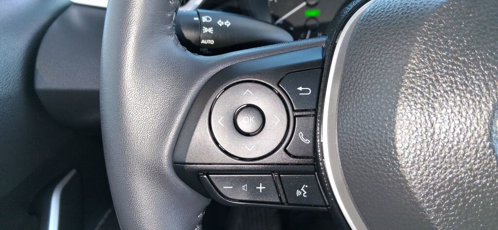 Used 2024 Toyota Corolla SE w/ SE Package image 35