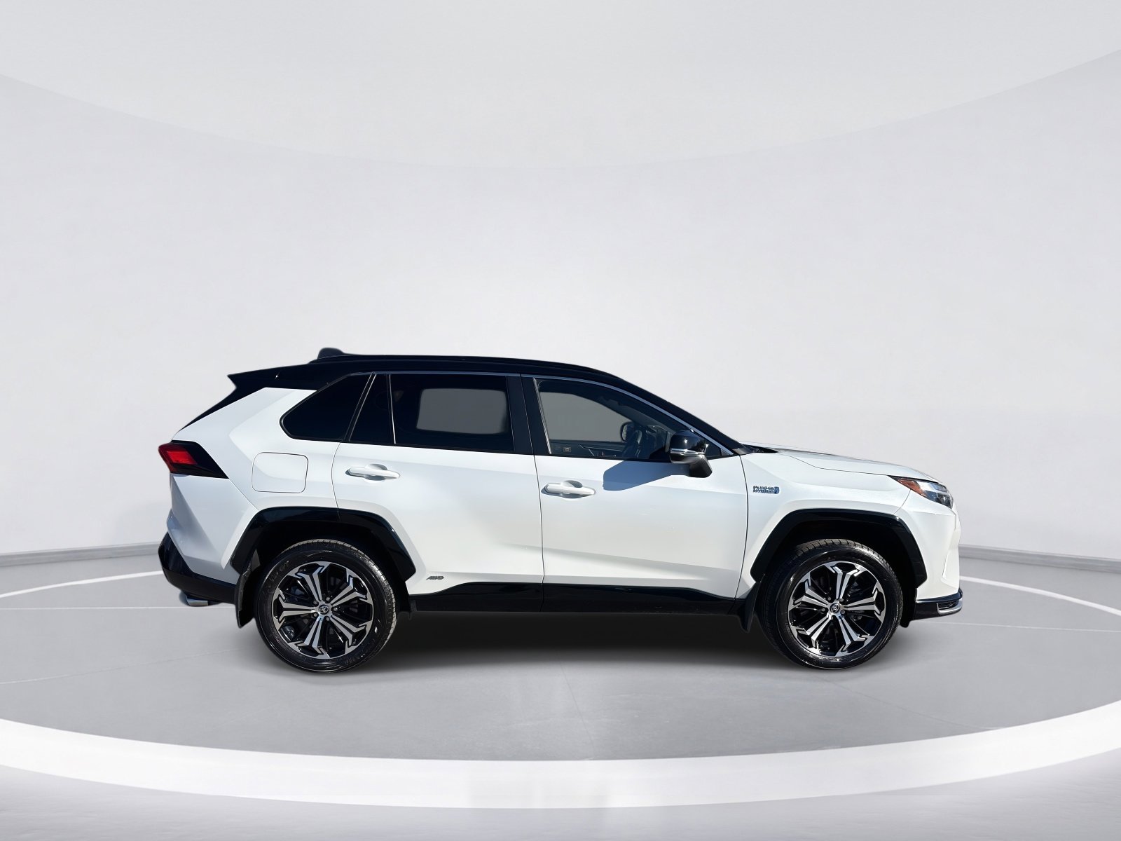 Used 2023 Toyota RAV4 XSE w/ Weather Package image 9