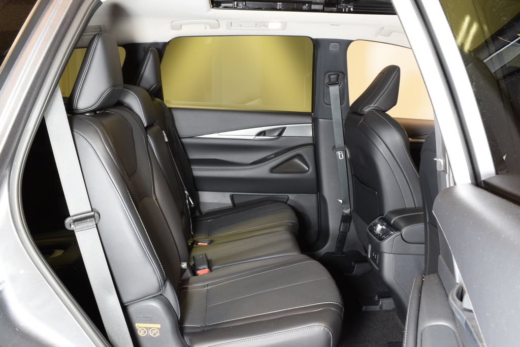 Certified 2026 INFINITI QX60 Pure w/ Cargo Package AWD/4WD image 32