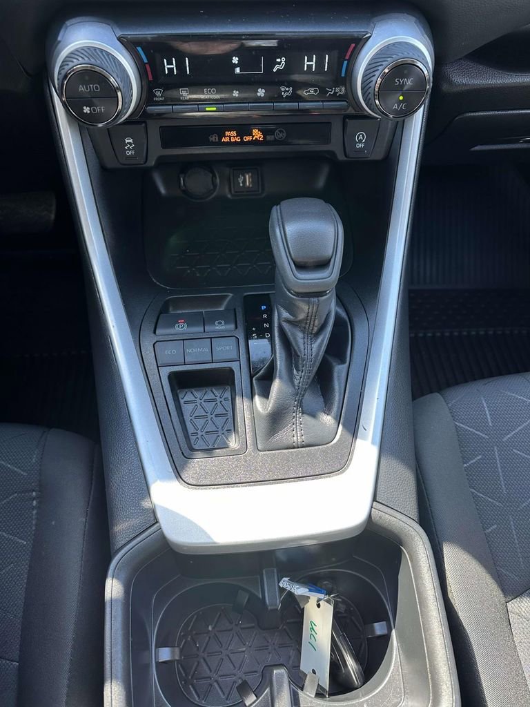 Used 2023 Toyota RAV4 XLE image 17