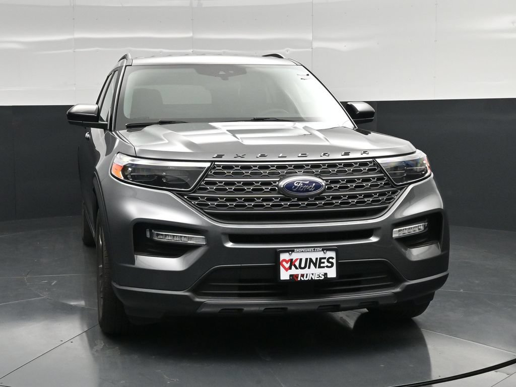 Used 2023 Ford Explorer XLT w/ Equipment Group 202A AWD/4WD image 5