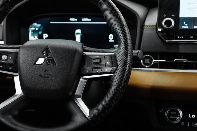 Used 2022 Mitsubishi Outlander SEL image 16