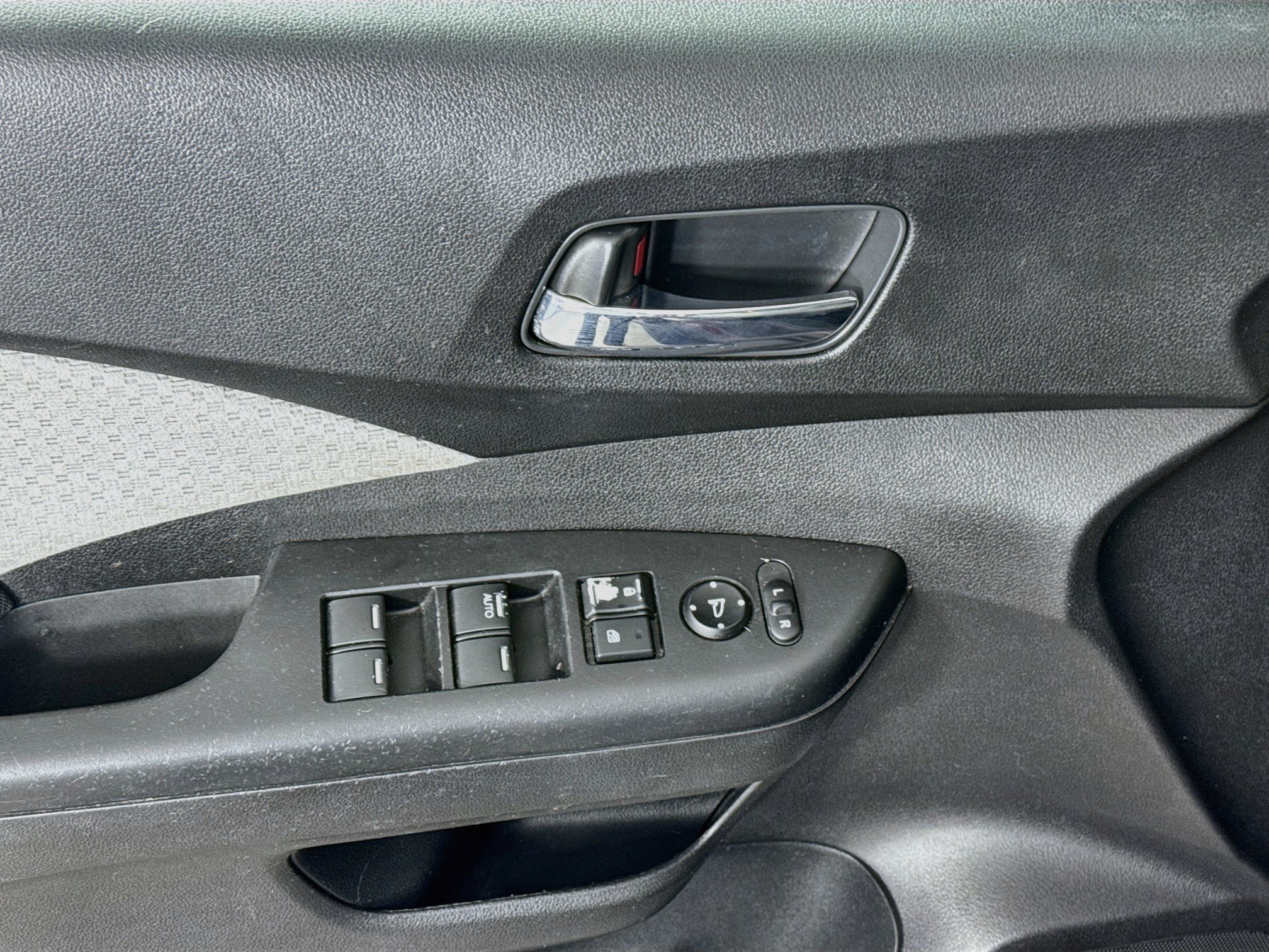 Used 2015 Honda CR-V EX image 17