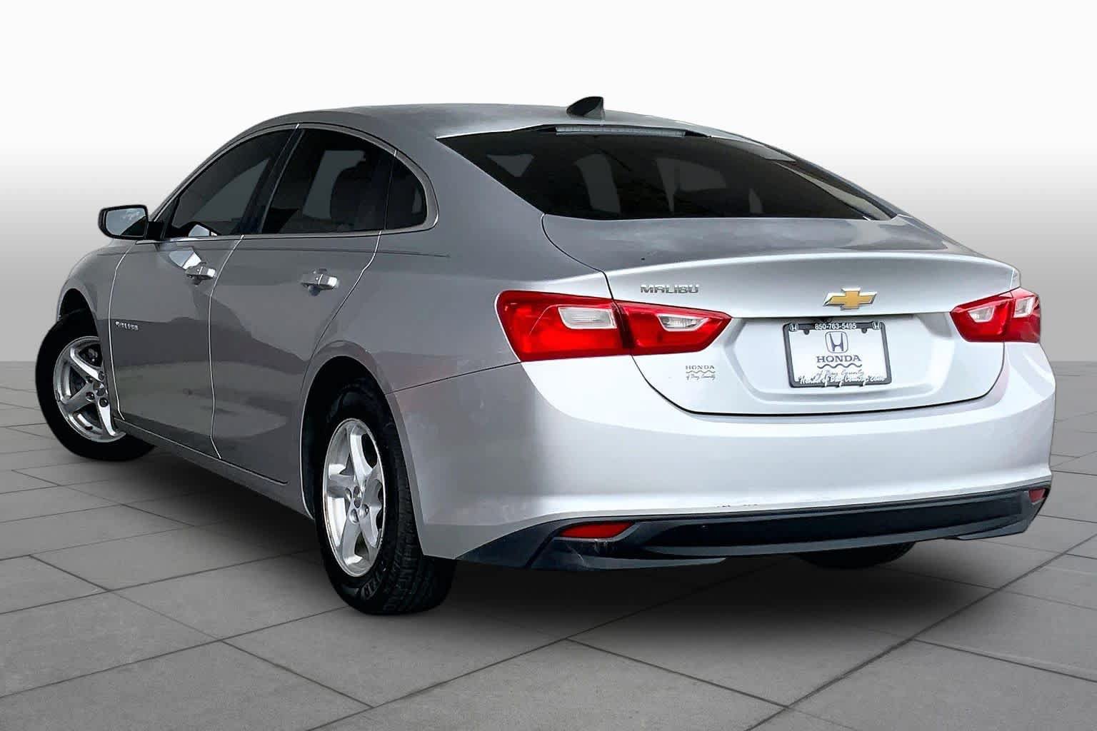 Used 2017 Chevrolet Malibu LS FWD image 12
