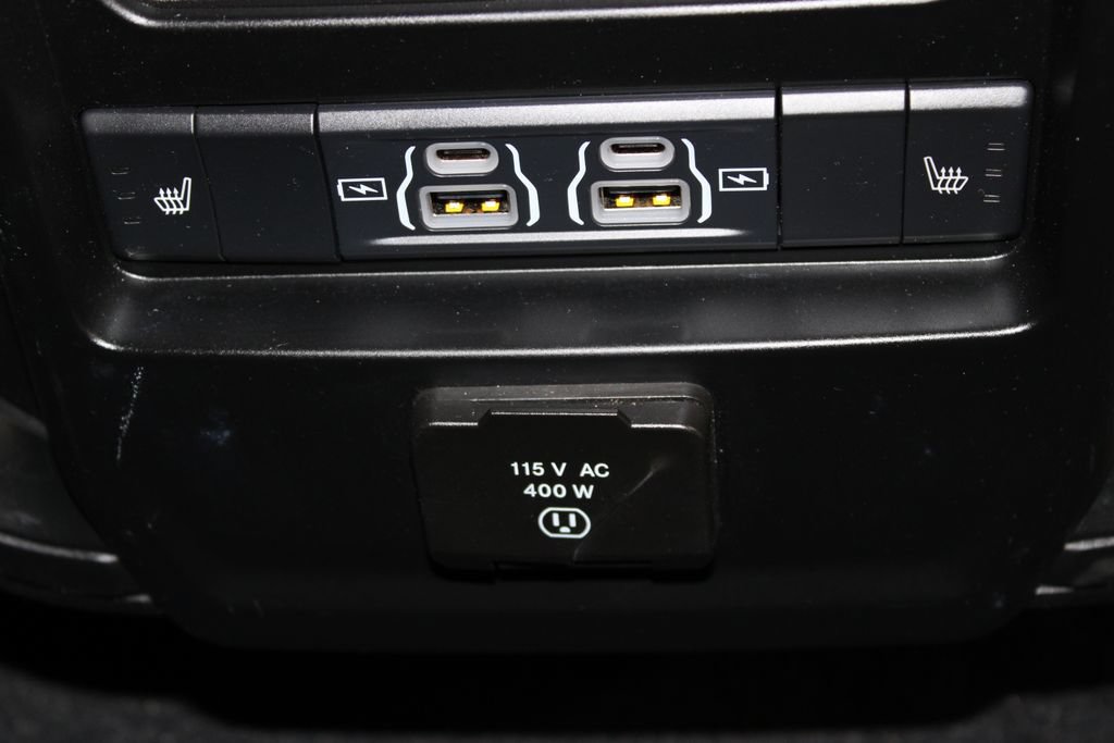 Used 2025 RAM 1500 Laramie AWD/4WD image 27