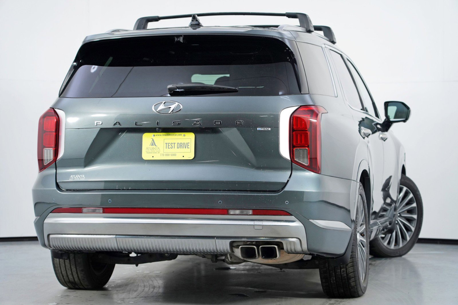 Used 2023 Hyundai Palisade Calligraphy image 4