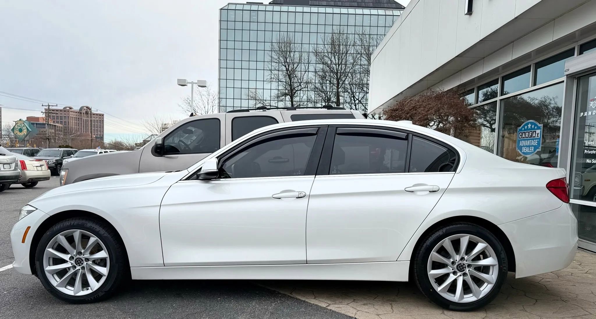 Used 2016 BMW 328d xDrive Sedan AWD/4WD image 4