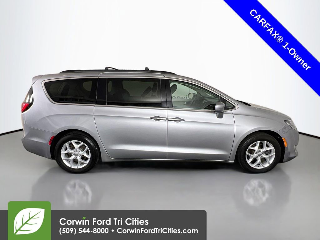 Used 2018 Chrysler Pacifica Touring Plus w/ Tire & Wheel Group image 19