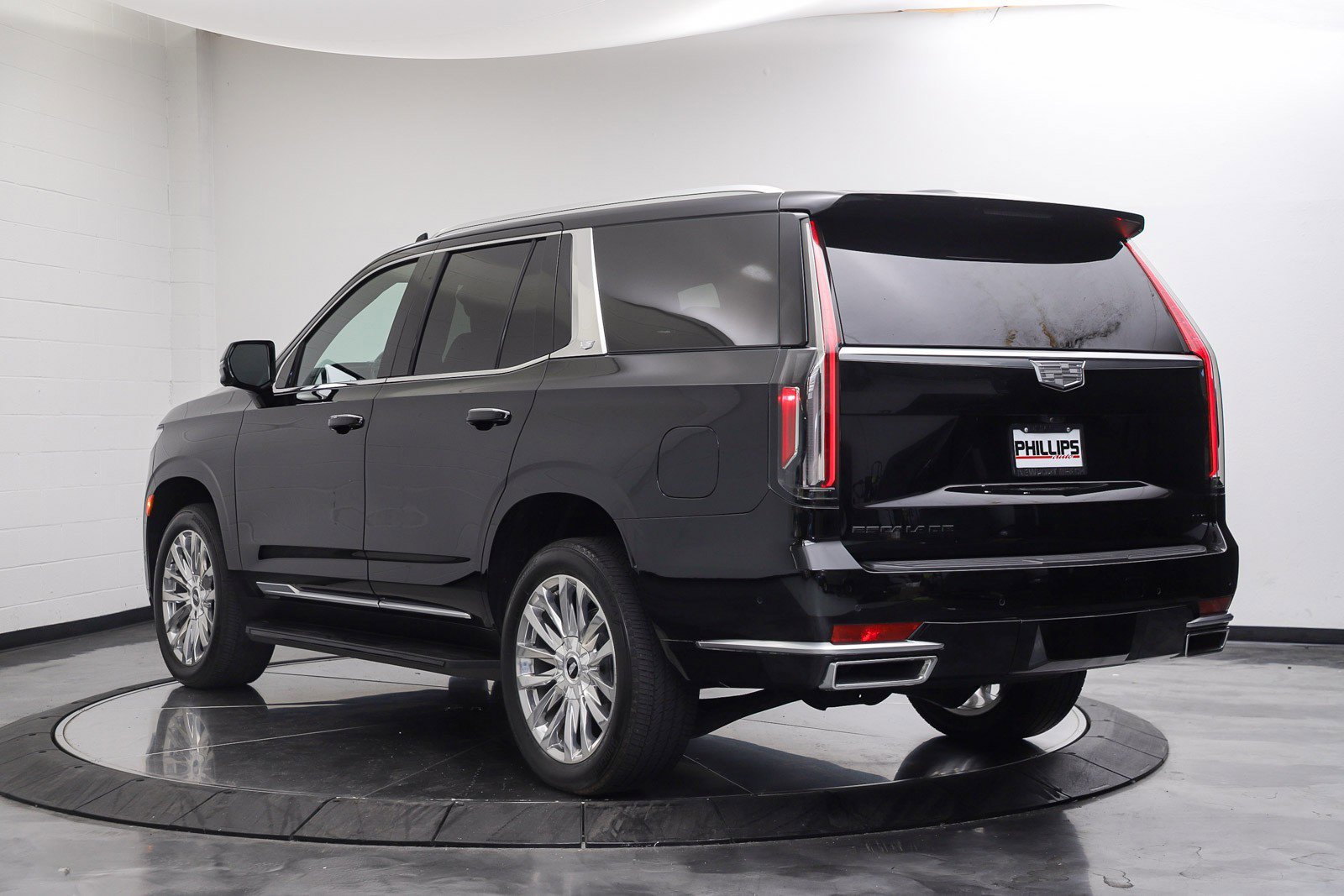 Used 2021 Cadillac Escalade Premium Luxury AWD/4WD image 3