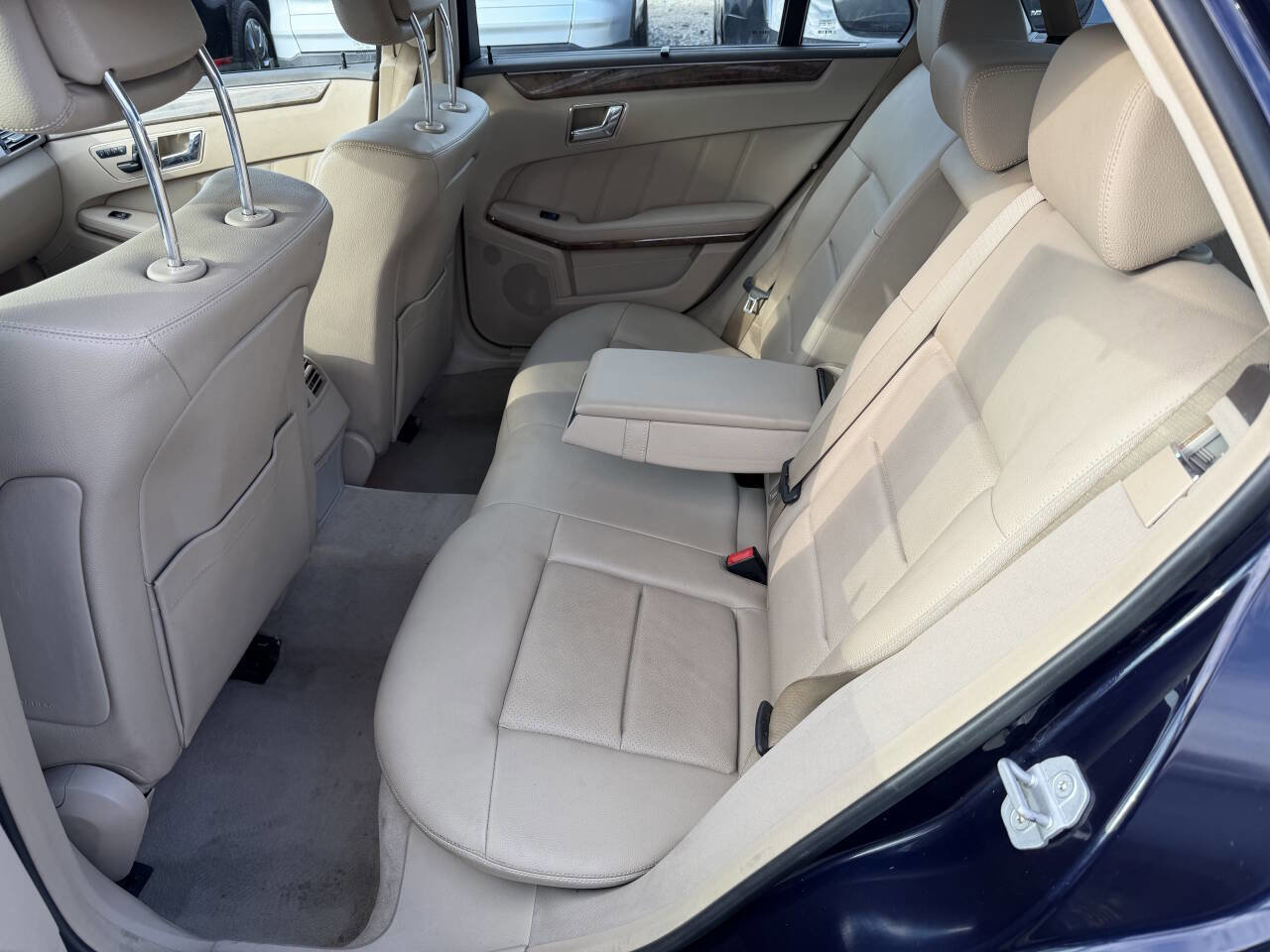 Used 2011 Mercedes-Benz E 350 4MATIC Wagon image 12