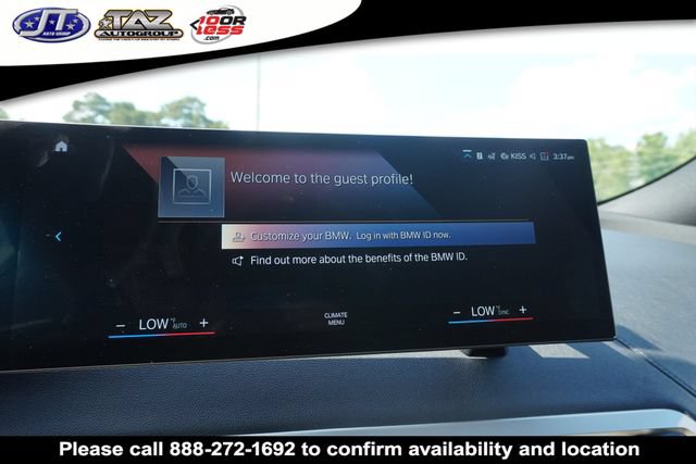 Used 2022 BMW iX xDrive50 w/ Sport Package AWD/4WD image 15