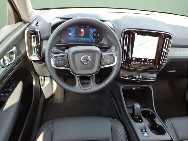 New 2026 Volvo XC40 B5 Core w/ Protection Package Premier AWD/4WD image 13