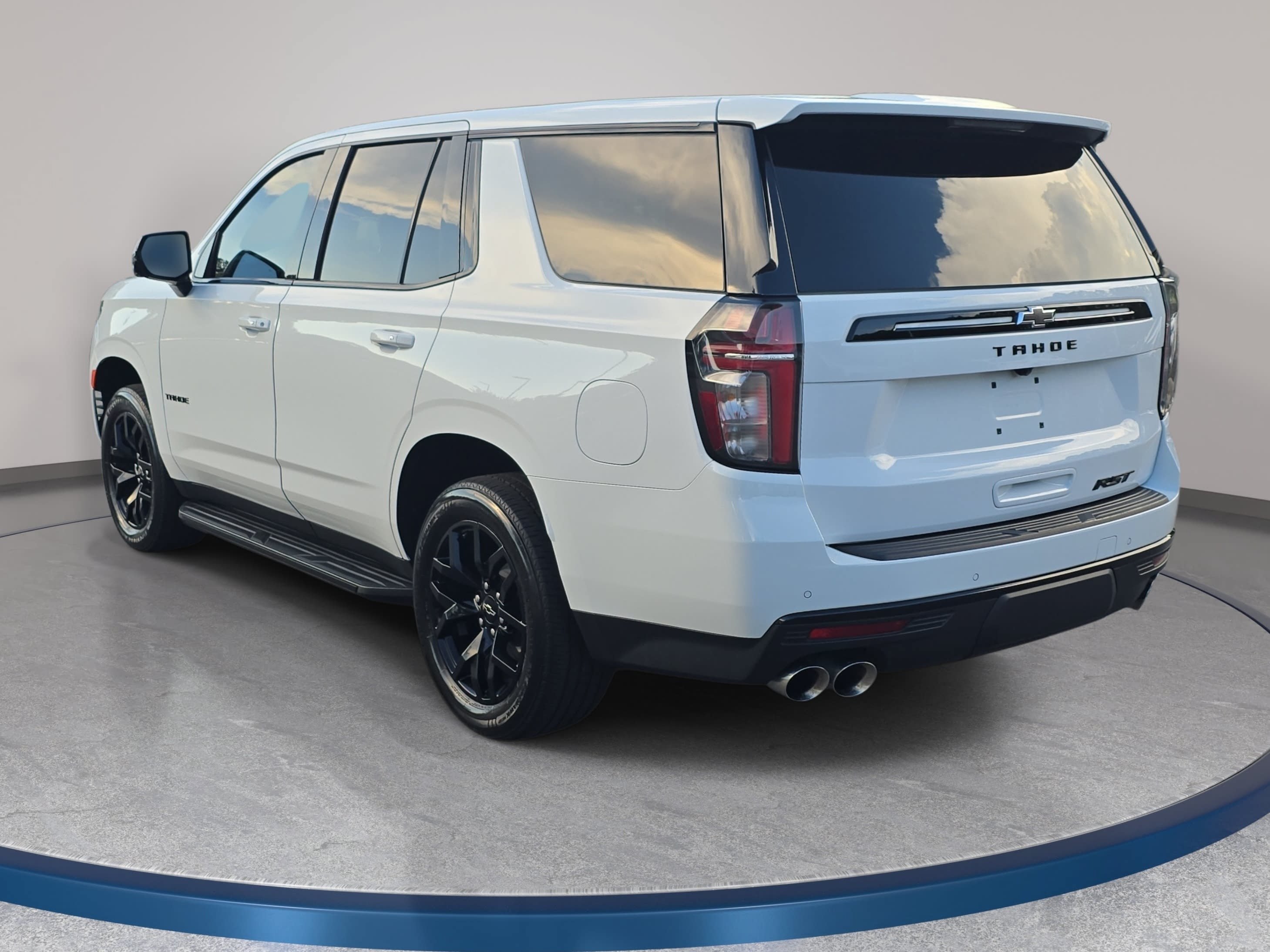 Used 2024 Chevrolet Tahoe RST w/ RST Performance Edition AWD/4WD image 7