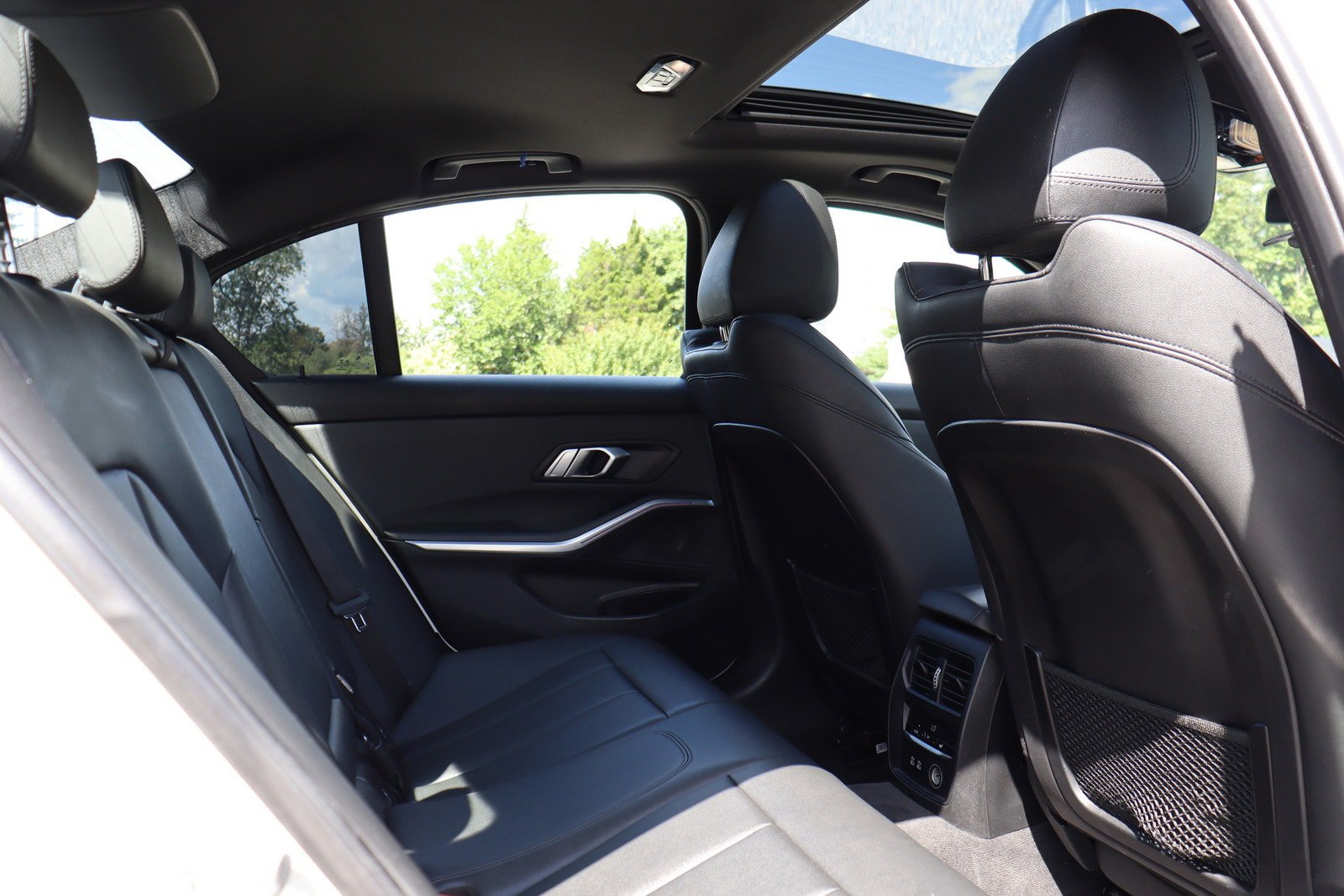 Used 2019 BMW 330i xDrive Sedan w/ M Sport Package AWD/4WD image 16