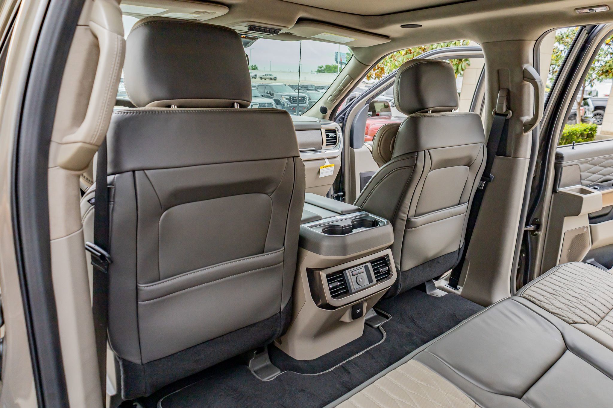 Used 2026 Ford F450 Platinum w/ Platinum Plus Package image 33