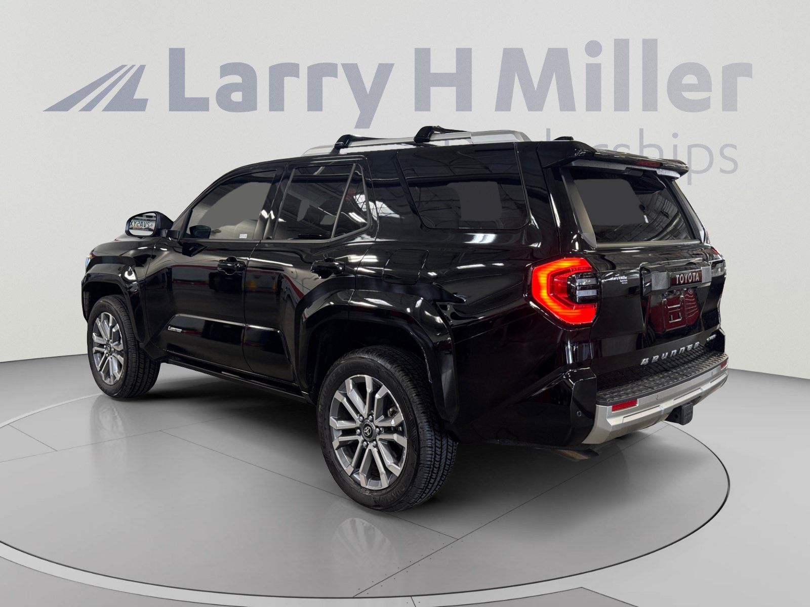 Certified 2026 Toyota 4Runner Limited w/ Tow Technology Package AWD/4WD image 3